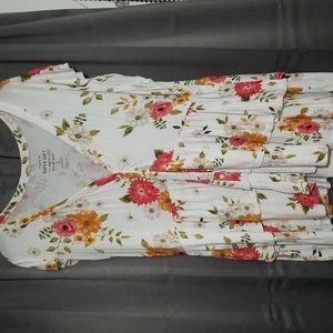 Torrid size 2 whitw floral blouse